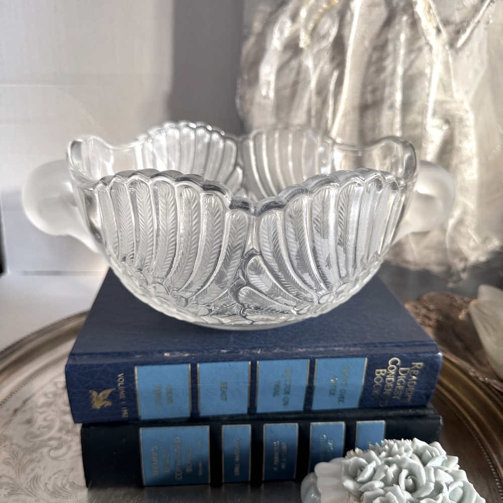 Elegant Vintage Mikasa Crystal Double Swan Serving Bowl Frosted Textured